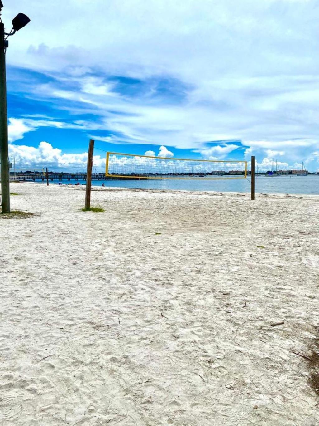 Lovely Vacation Home 1 Block From Beach & Downtown Gulfport 세인트피터즈버그 외부 사진