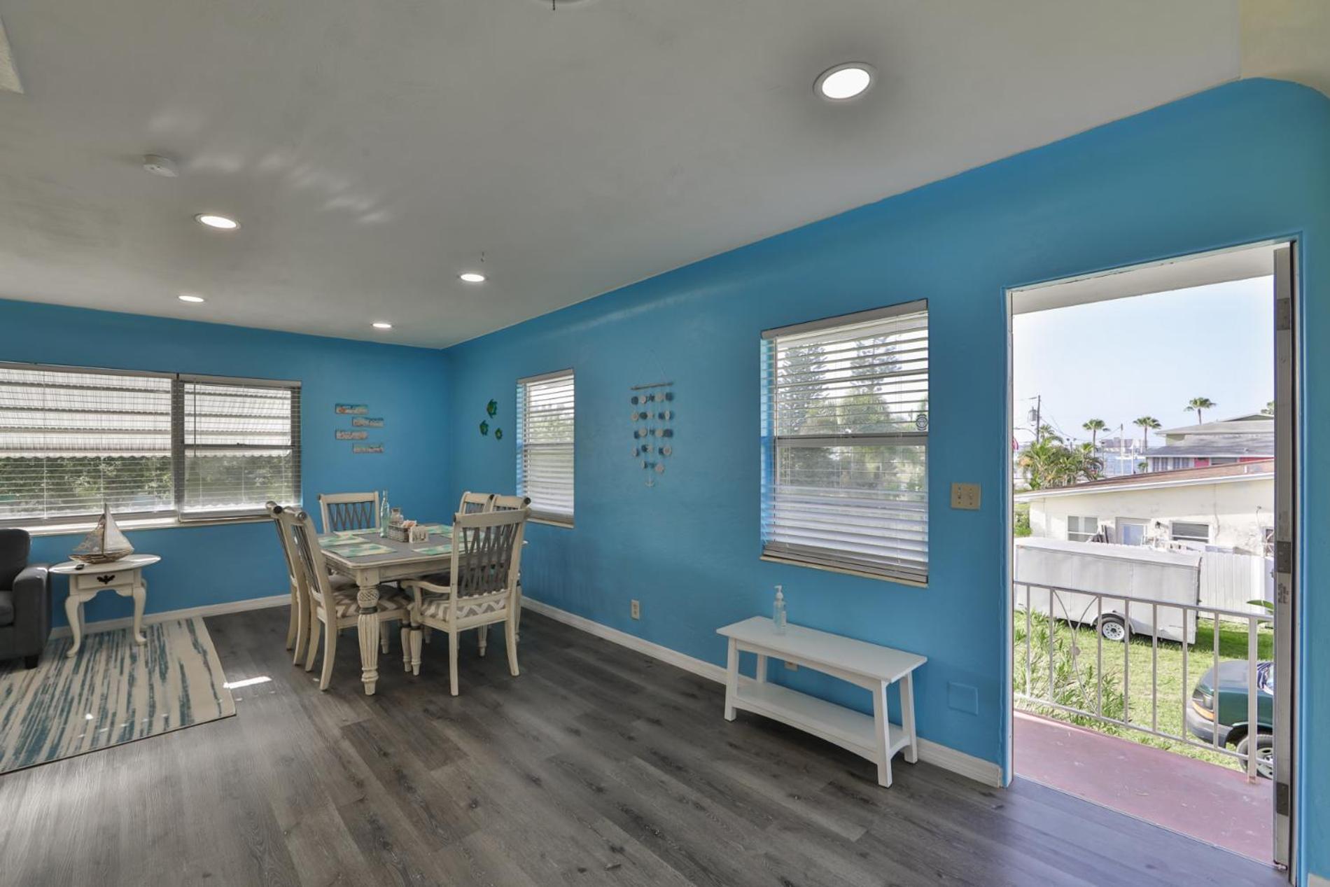 Lovely Vacation Home 1 Block From Beach & Downtown Gulfport 세인트피터즈버그 외부 사진