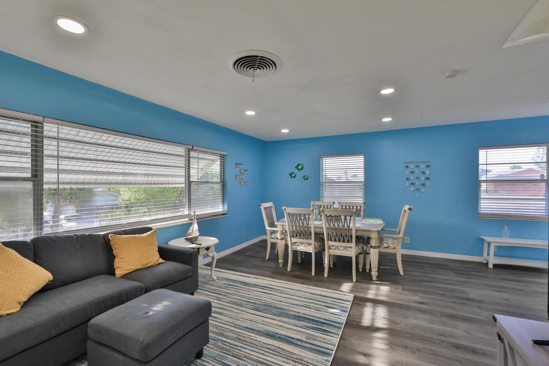 Lovely Vacation Home 1 Block From Beach & Downtown Gulfport 세인트피터즈버그 외부 사진